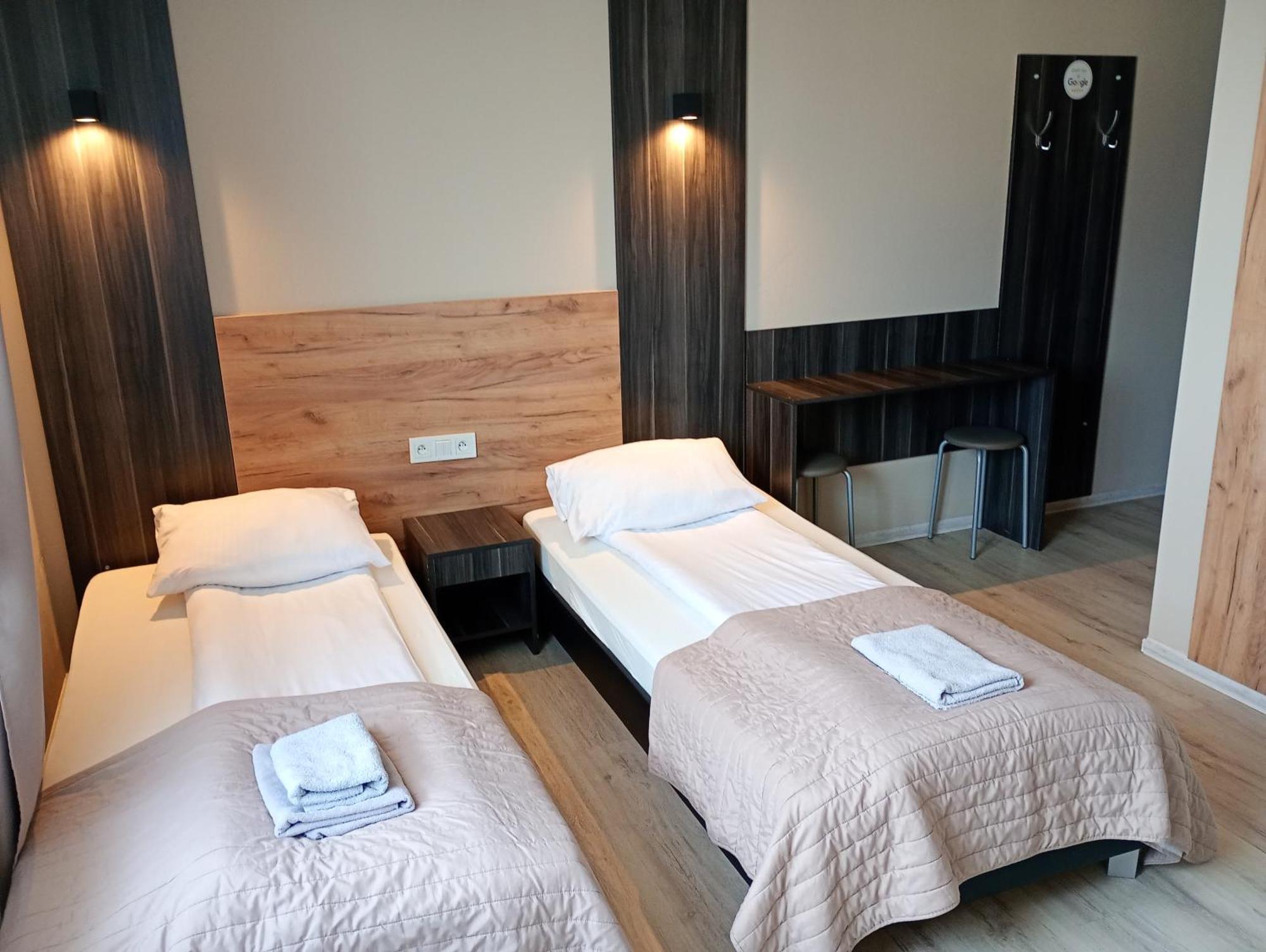 Good Night Noclegi & Strefa Z Sauna I Jacuzzi Ogolnodostepna Lub Na Wylacznosc Czechowice-Dziedzice Exterior foto